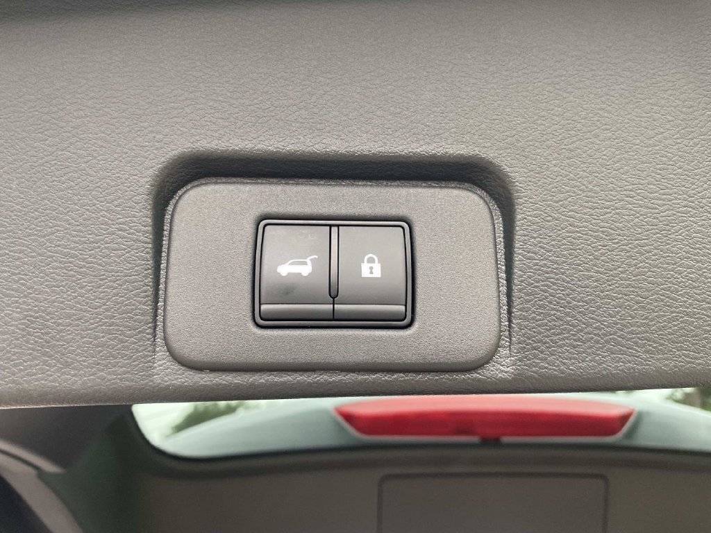 Used 2023 Nissan Rogue SV w/ SV Premium B Package AWD/4WD image 8