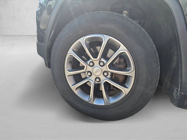 Used 2016 Jeep Grand Cherokee Limited AWD/4WD image 9
