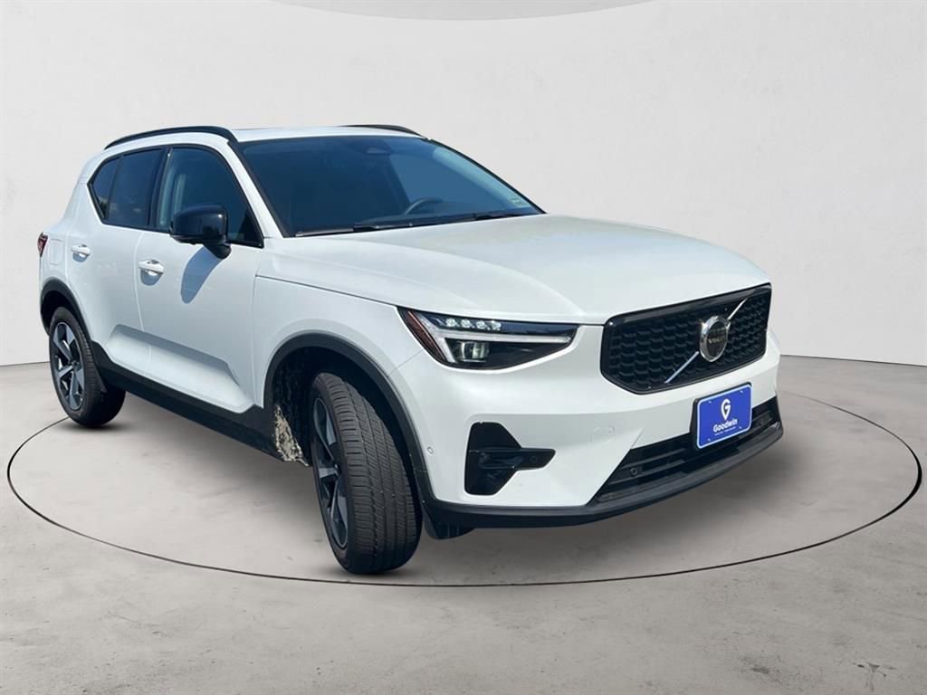 New 2026 Volvo XC40 B5 Plus w/ Protection Package Premier AWD/4WD image 7
