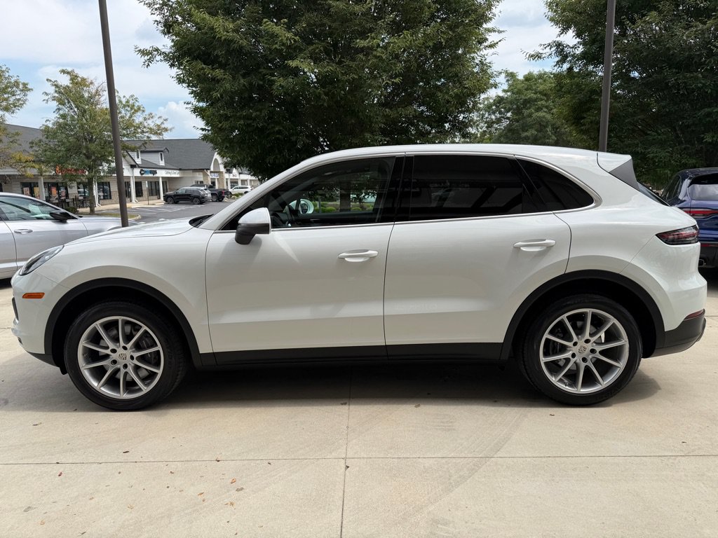 Used 2023 Porsche Cayenne AWD/4WD image 6