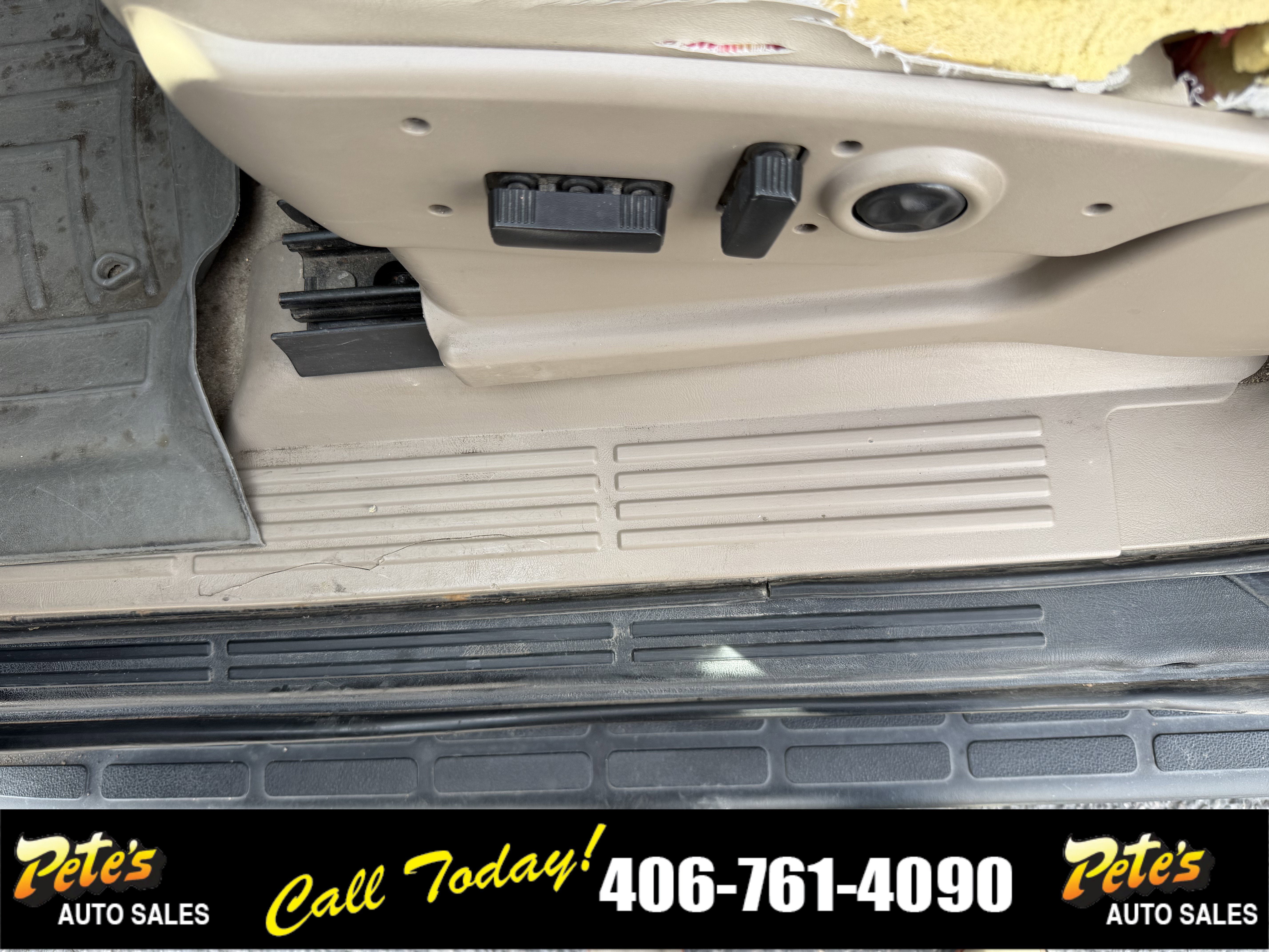 Used 2005 GMC Yukon SLT w/ SLT Preferred Equipment Group AWD/4WD image 19
