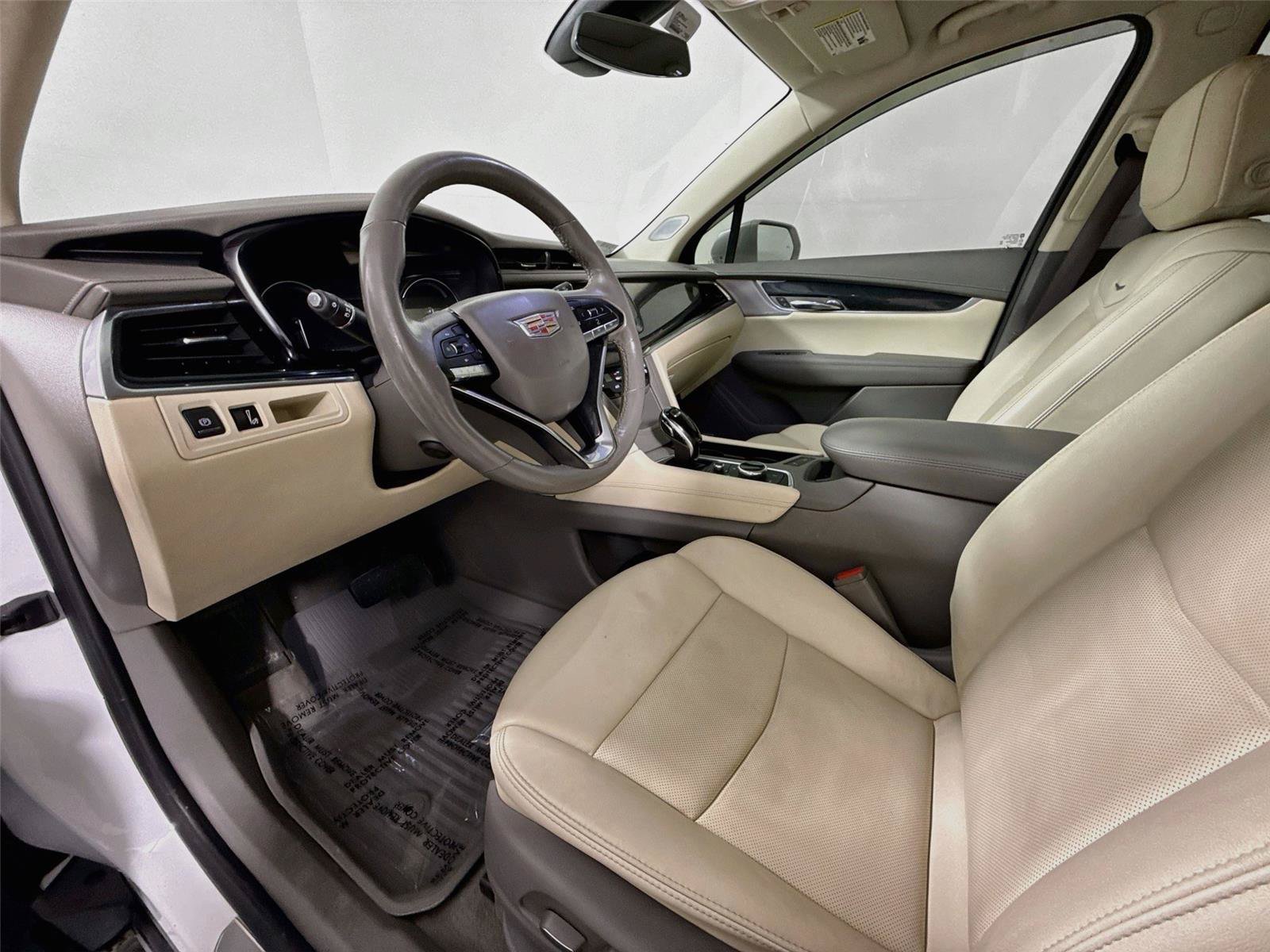 Used 2020 Cadillac XT6 Premium Luxury FWD image 9