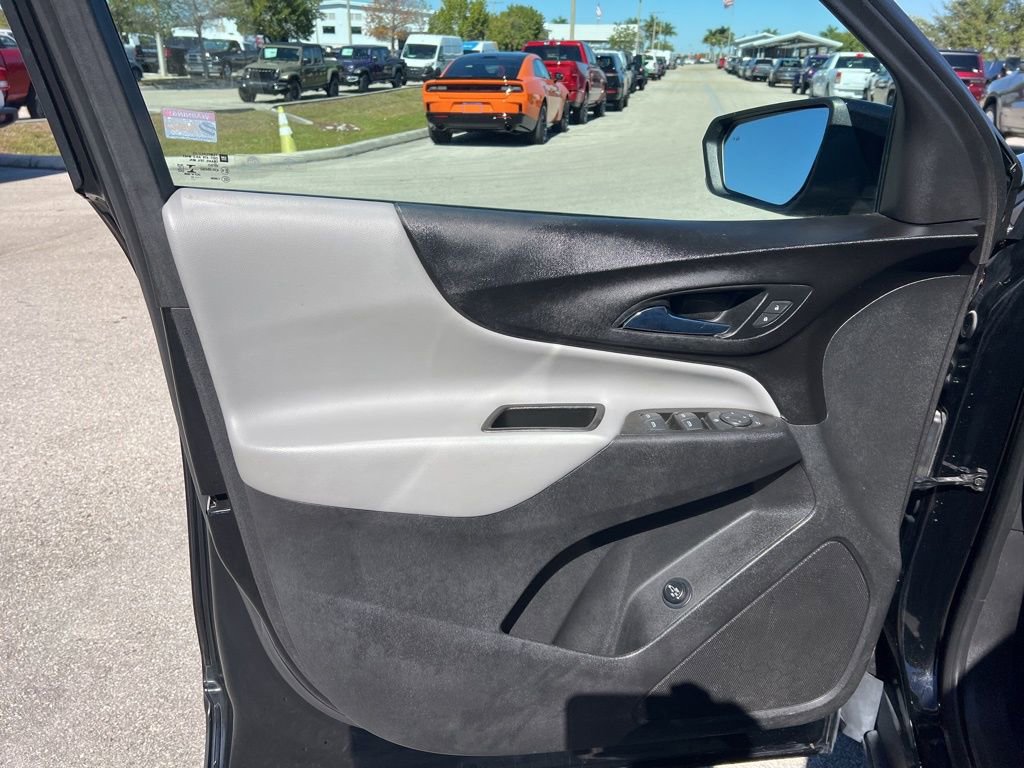 Used 2021 Chevrolet Equinox LT image 18