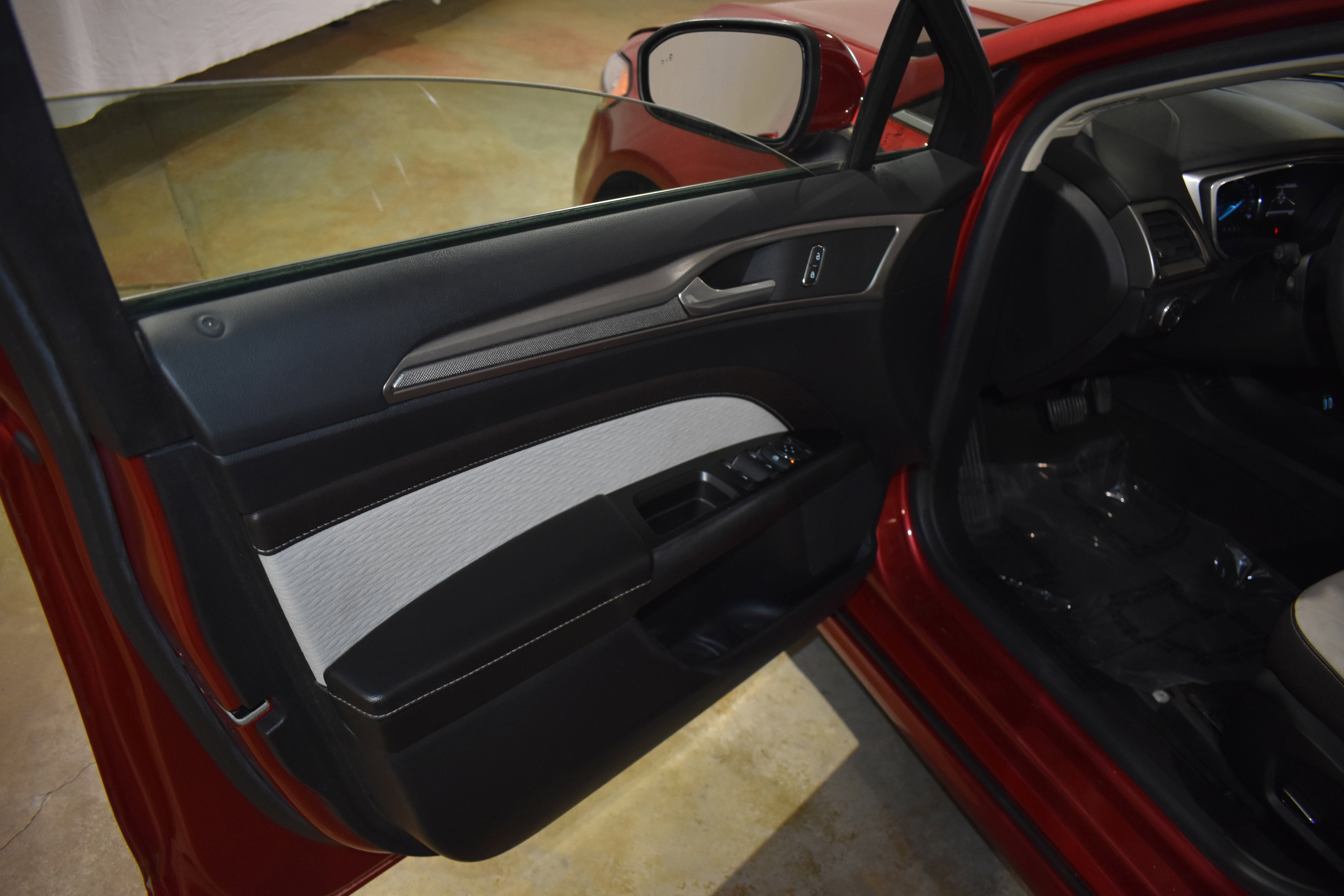 Used 2020 Ford Fusion SE w/ Equipment Group 151A image 23