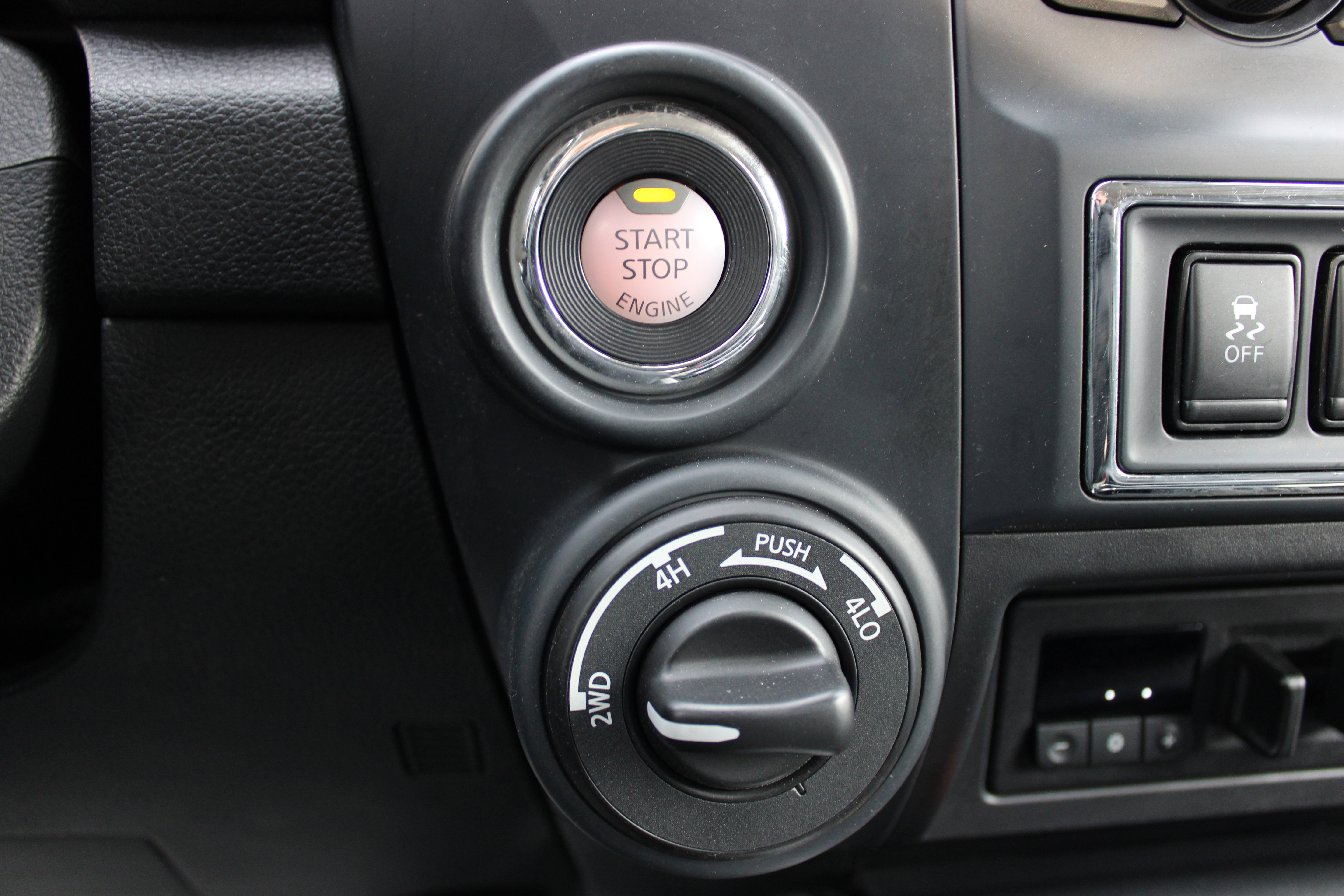 Certified 2022 Nissan Titan SV w/ SV Convenience Package image 18