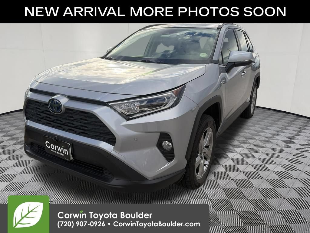Used 2021 Toyota RAV4 XLE Premium AWD/4WD image 3