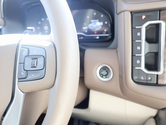 Used 2024 GMC Yukon Denali w/ Advanced Technology Package image 31