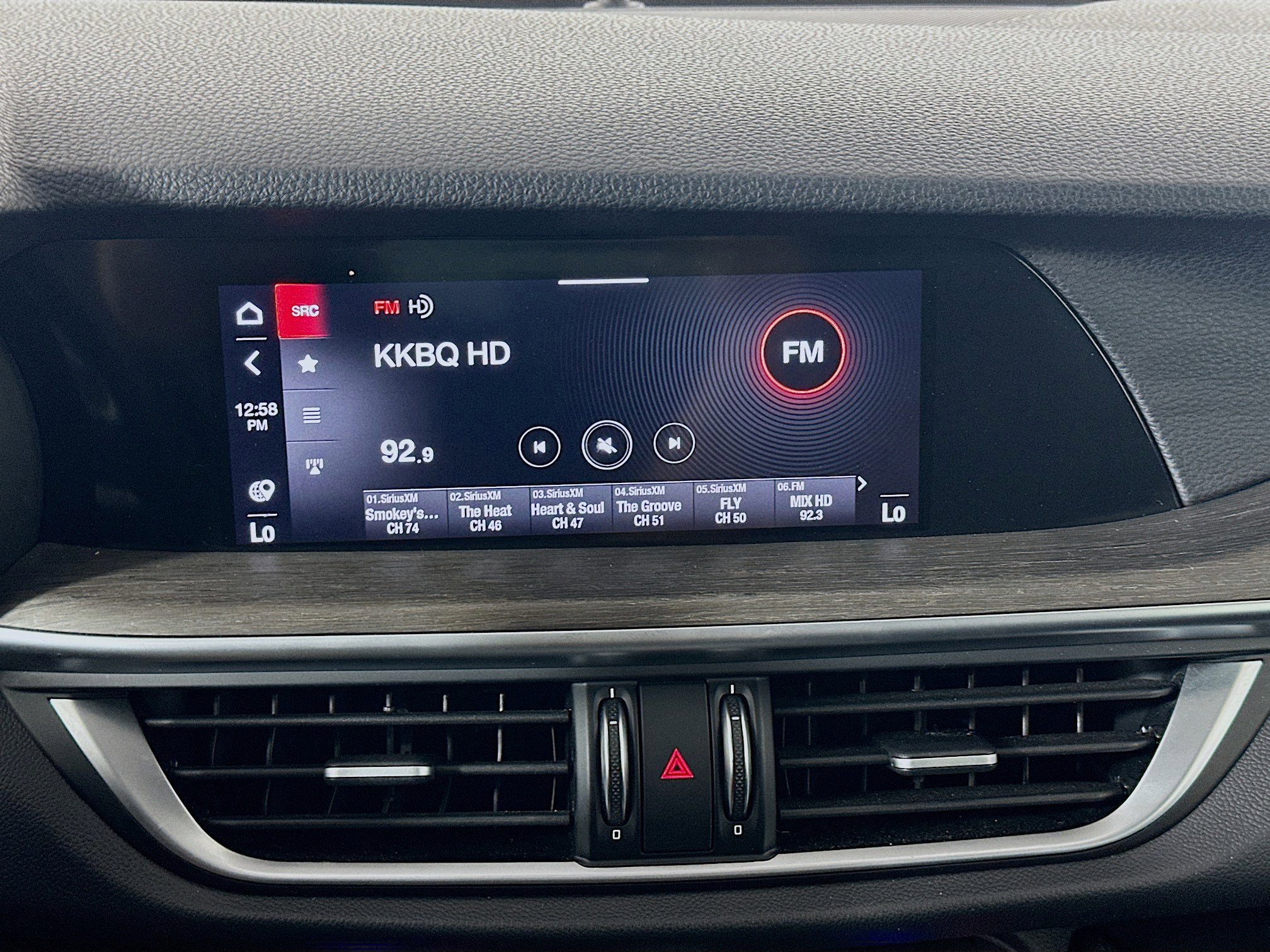 Used 2023 Alfa Romeo Stelvio Ti image 21