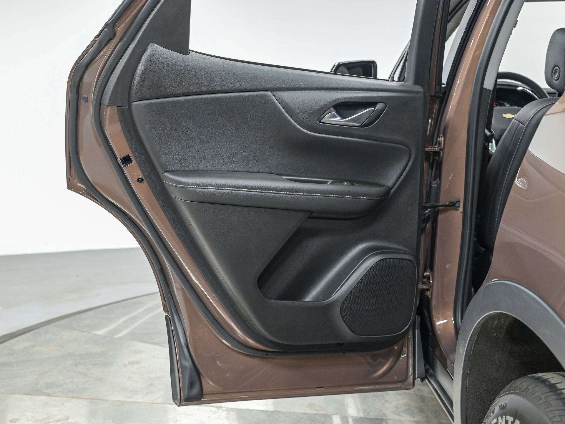 Used 2024 Chevrolet Blazer LT w/ Sound & Technology Package AWD/4WD image 27