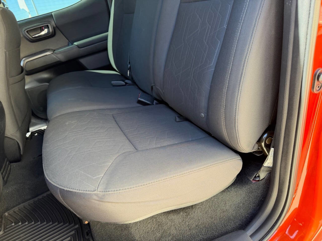 Used 2018 Toyota Tacoma TRD Off-Road image 20