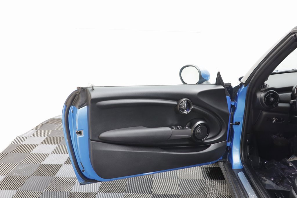 Used 2018 MINI Cooper Convertible image 5