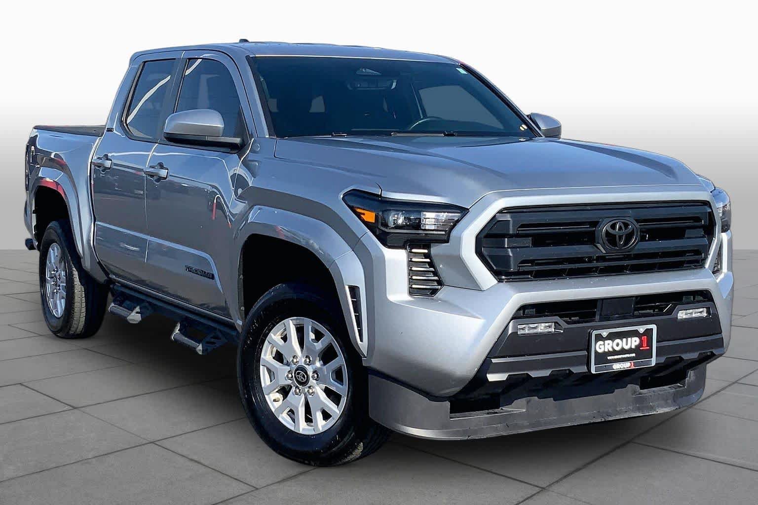Used 2025 Toyota Tacoma SR5 AWD/4WD image 3