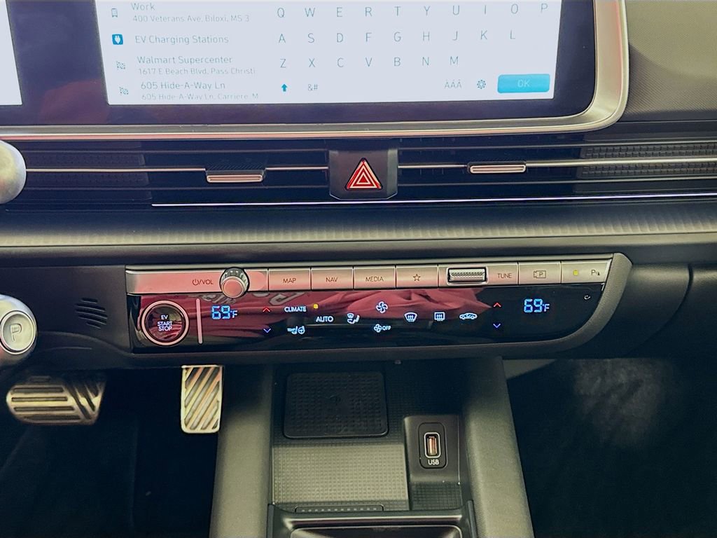 Certified 2025 Hyundai Ioniq 6 Limited image 16