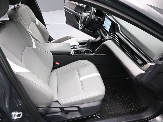 Certified 2025 Toyota Camry SE image 31
