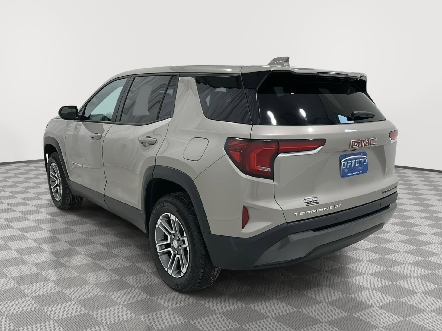 Used 2025 GMC Terrain Elevation image 3