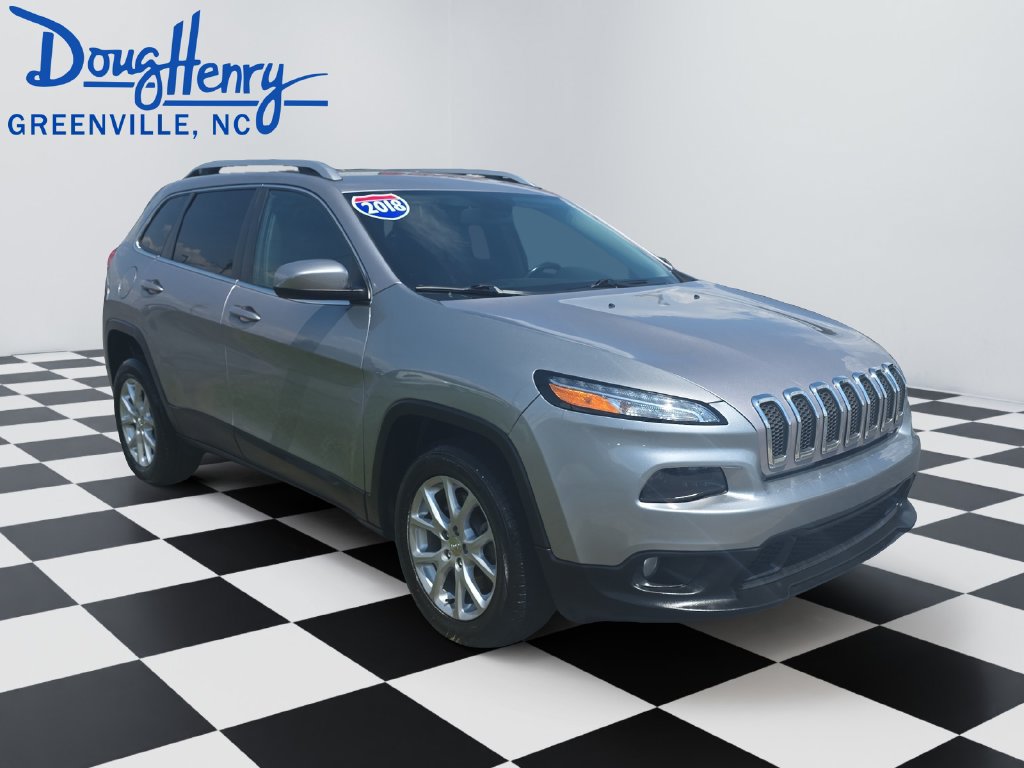 Used 2018 Jeep Cherokee Latitude w/ Cold Weather Group FWD image 7
