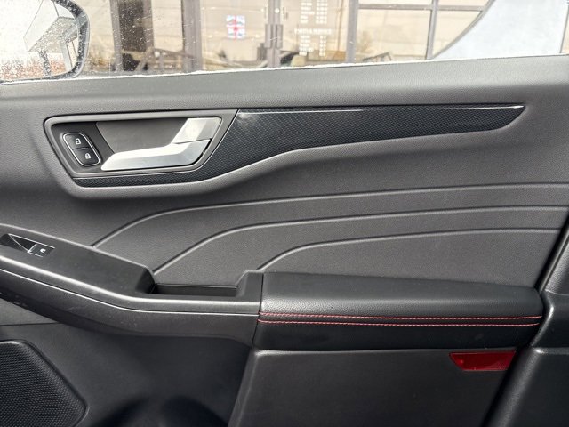 Used 2025 Ford Escape ST-Line Select image 17