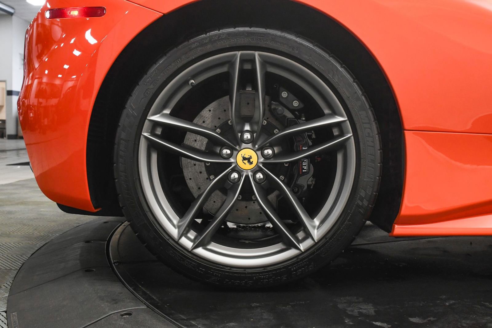 Used 2019 Ferrari 488 Spider image 34