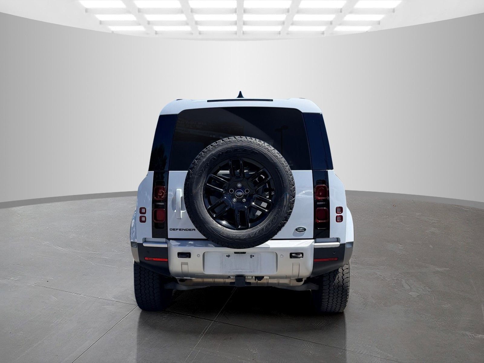 Used 2023 Land Rover Defender 110 S AWD/4WD image 6