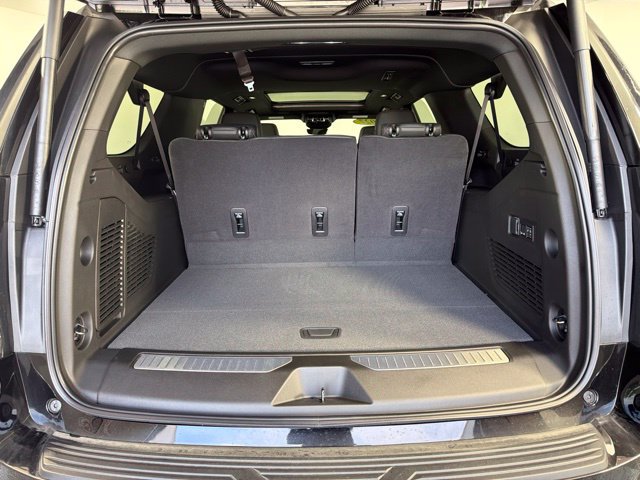 New 2027 Chevrolet Suburban RST w/ Advanced Technology Package AWD/4WD image 35