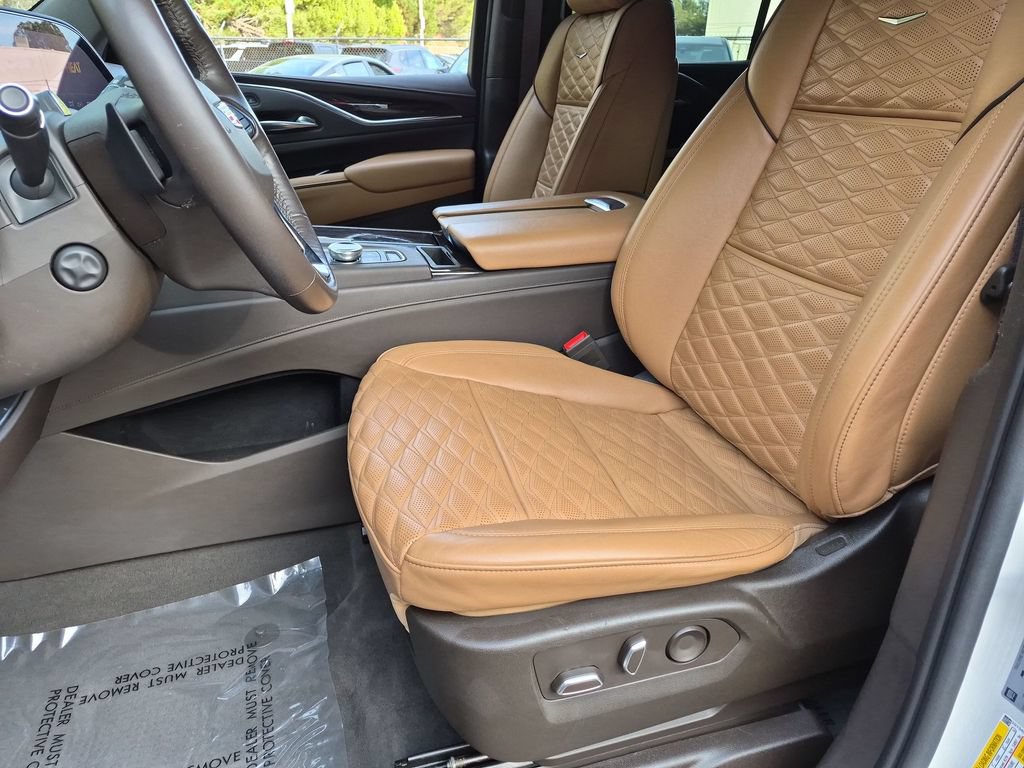 Used 2022 Cadillac Escalade Premium Luxury w/ Performance Package AWD/4WD image 14
