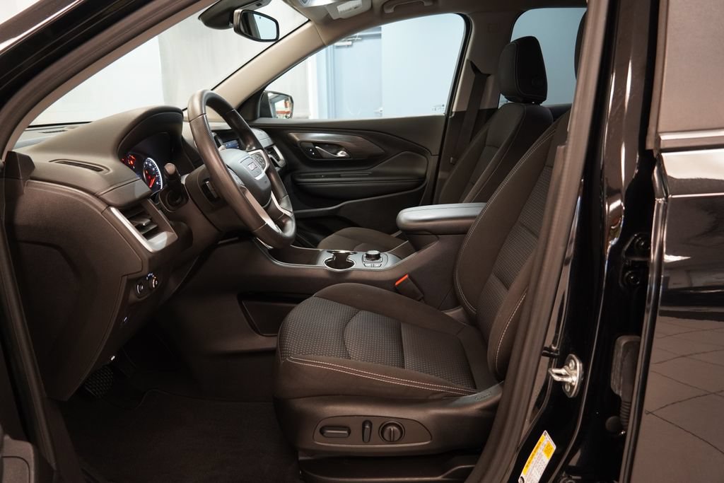 Used 2024 GMC Terrain SLE w/ Driver Convenience Package FWD image 5