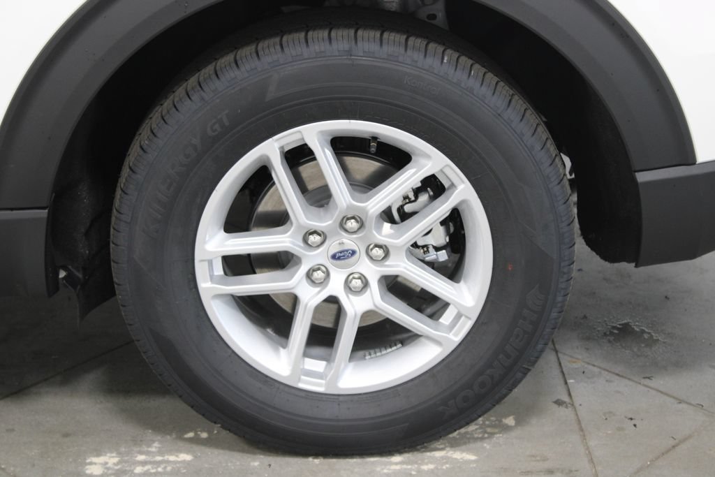 New 2026 Ford Explorer Active RWD image 17