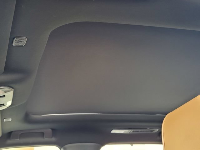 Certified 2024 Toyota Highlander Platinum AWD/4WD image 17