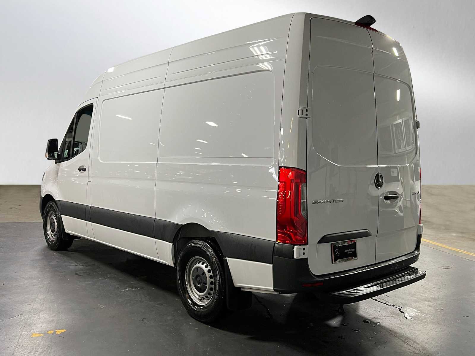 Used 2025 Mercedes-Benz Sprinter 2500 image 5
