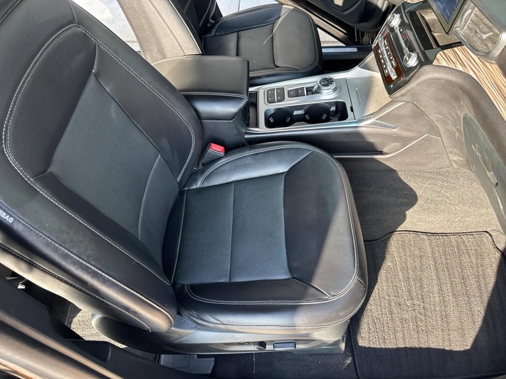 Used 2024 Ford Explorer Limited image 15