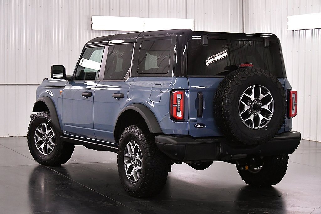 Used 2025 Ford Bronco Badlands image 5