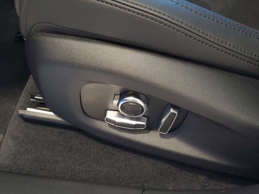 New 2026 Jaguar F-PACE SVR image 10