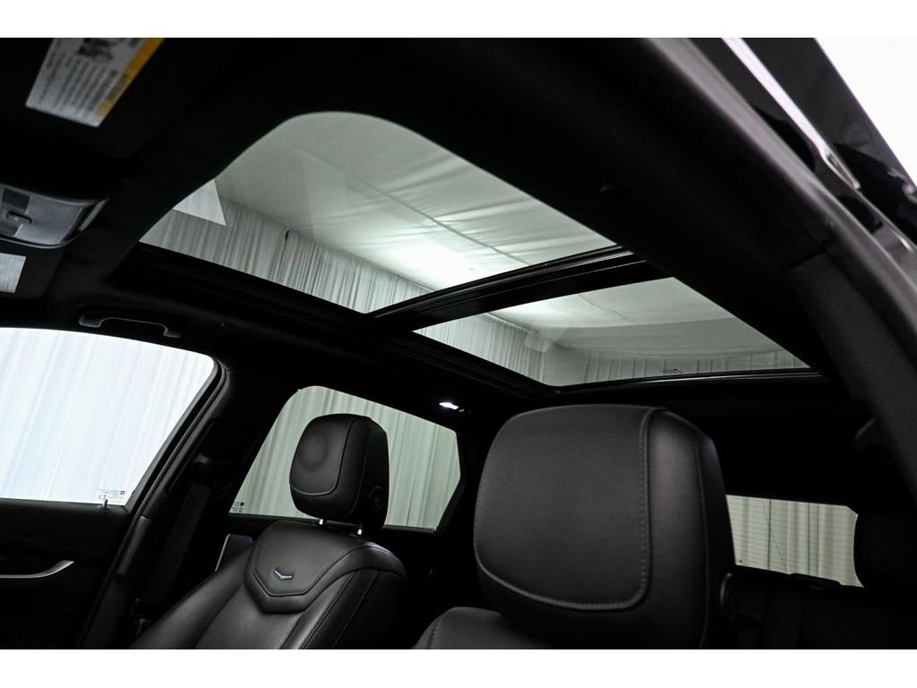 Certified 2022 Cadillac XT5 Premium Luxury image 11