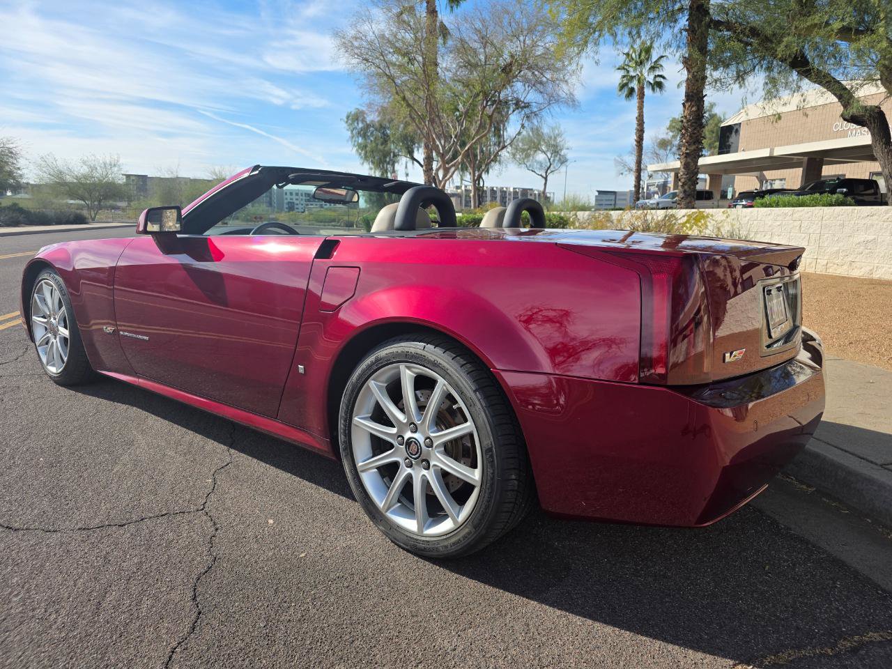 Used 2007 Cadillac XLR V image 7