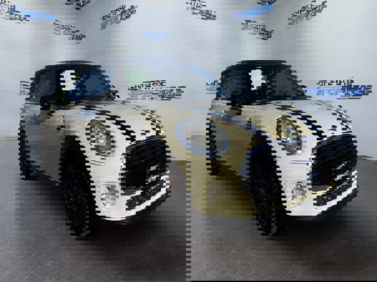 Used 2017 MINI Cooper 2-Door Hardtop image 3