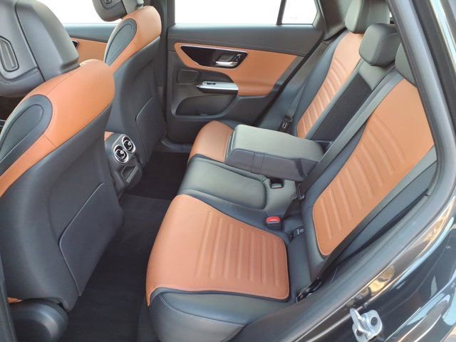 Used 2024 Mercedes-Benz GLC 43 AMG 4MATIC image 18