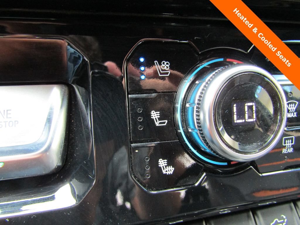 Used 2024 GMC Sierra 1500 AT4 w/ Technology Package AWD/4WD image 20