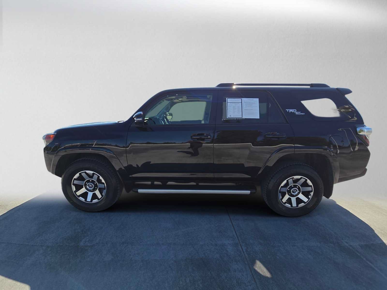 Certified 2023 Toyota 4Runner TRD Off-Road Premium w/ Moonroof Package AWD/4WD image 4