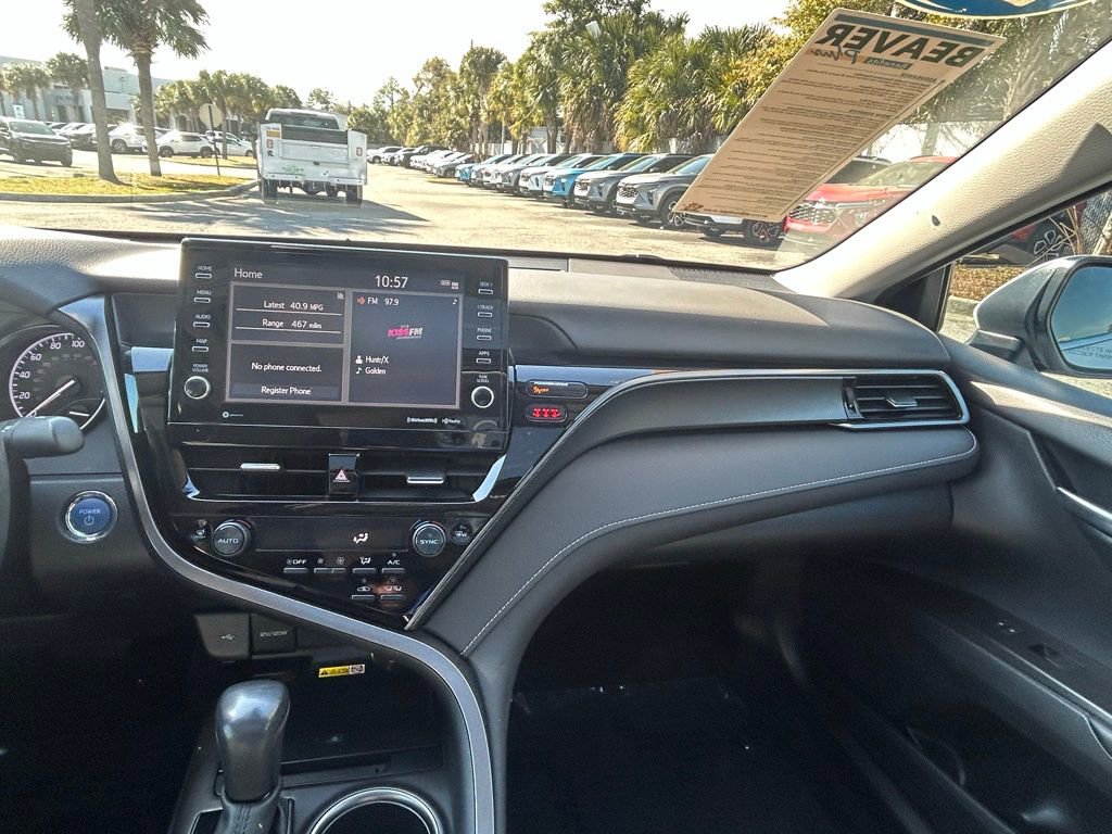Used 2024 Toyota Camry SE w/ Audio Upgrade Package image 17