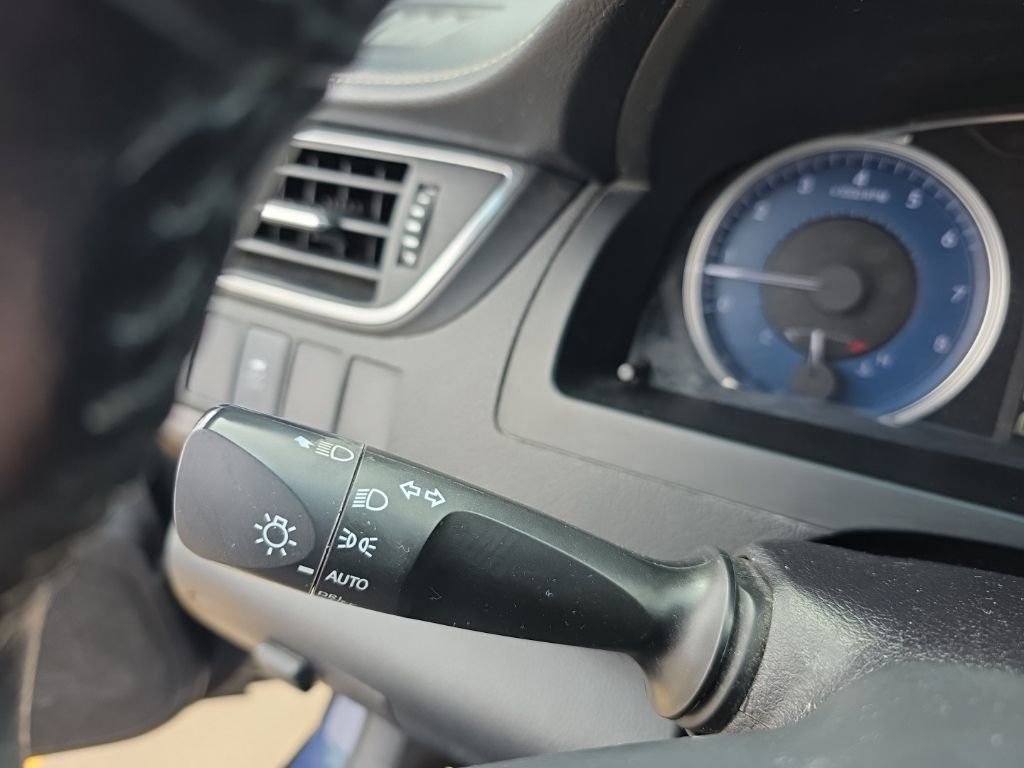 Used 2016 Toyota Camry XLE FWD image 14