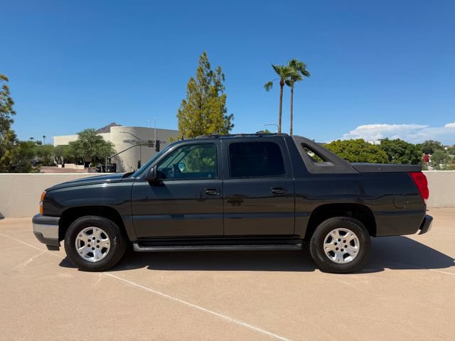 Used 2005 Chevrolet Avalanche Z66 w/ Preferred Equipment Group RWD image 5