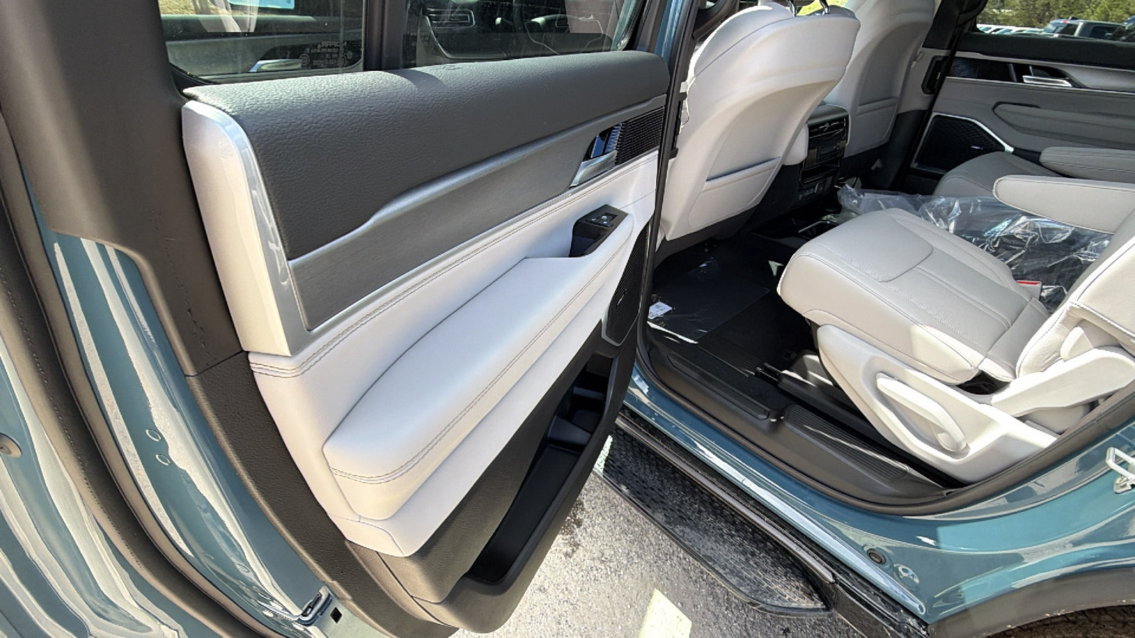 New 2026 Jeep Grand Wagoneer Limited AWD/4WD image 18