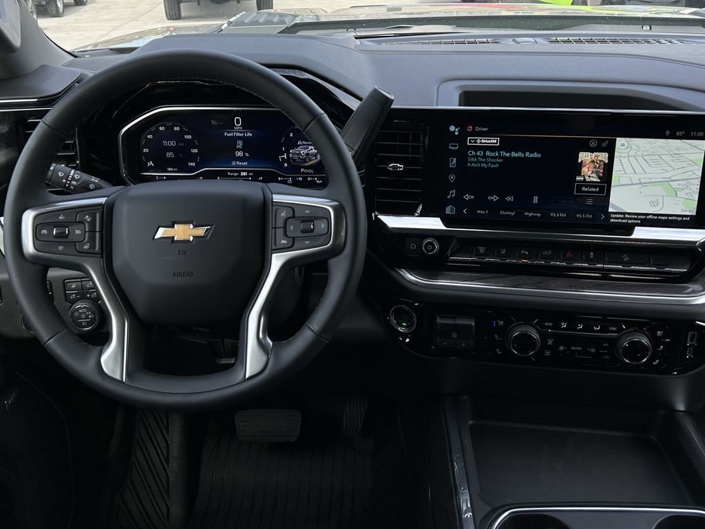 Used 2025 Chevrolet Silverado 2500 LTZ w/ LTZ Convenience Package image 14