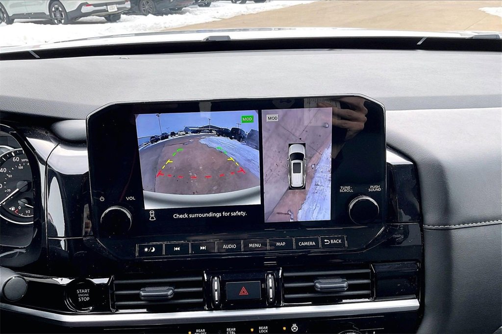 Used 2025 Nissan Pathfinder SL image 21