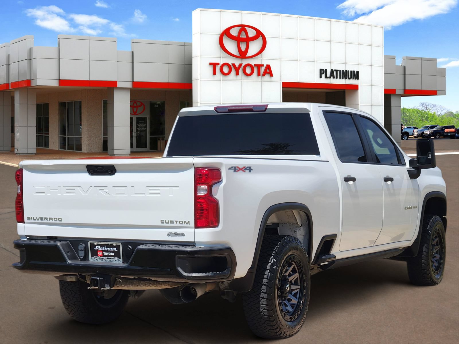 Used 2023 Chevrolet Silverado 2500 Custom w/ Custom Value Package AWD/4WD image 4