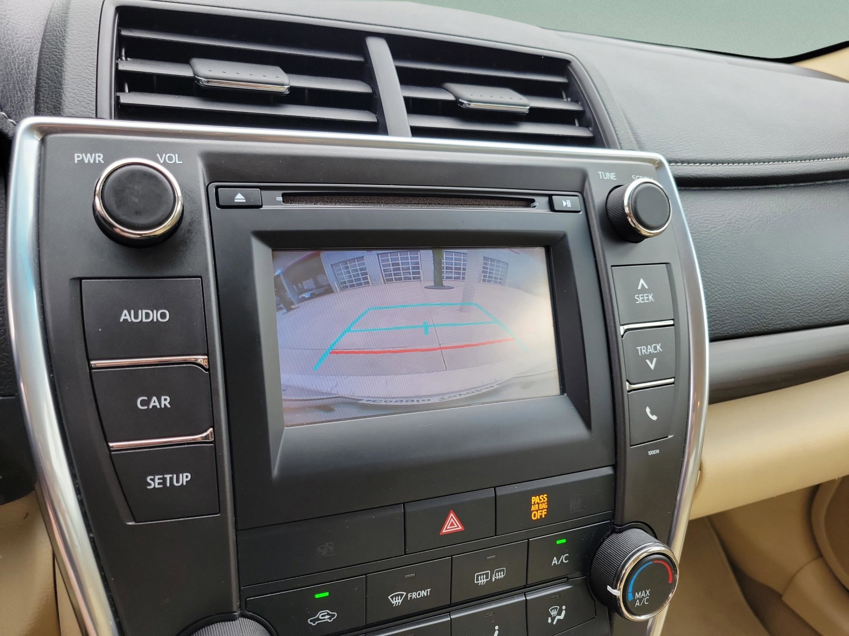 Used 2017 Toyota Camry LE FWD image 16