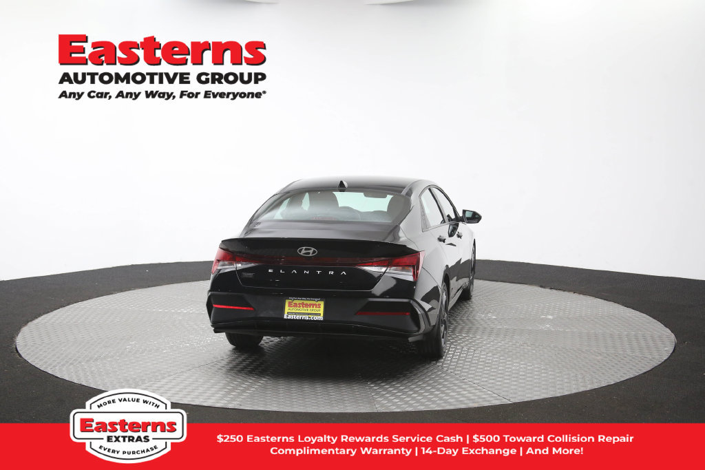 Used 2026 Hyundai Elantra Sport FWD image 34