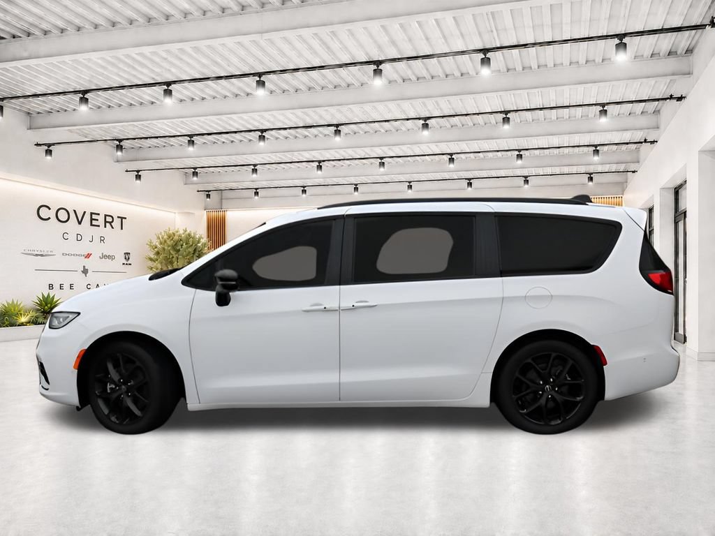 Used 2025 Chrysler Pacifica Limited FWD image 3