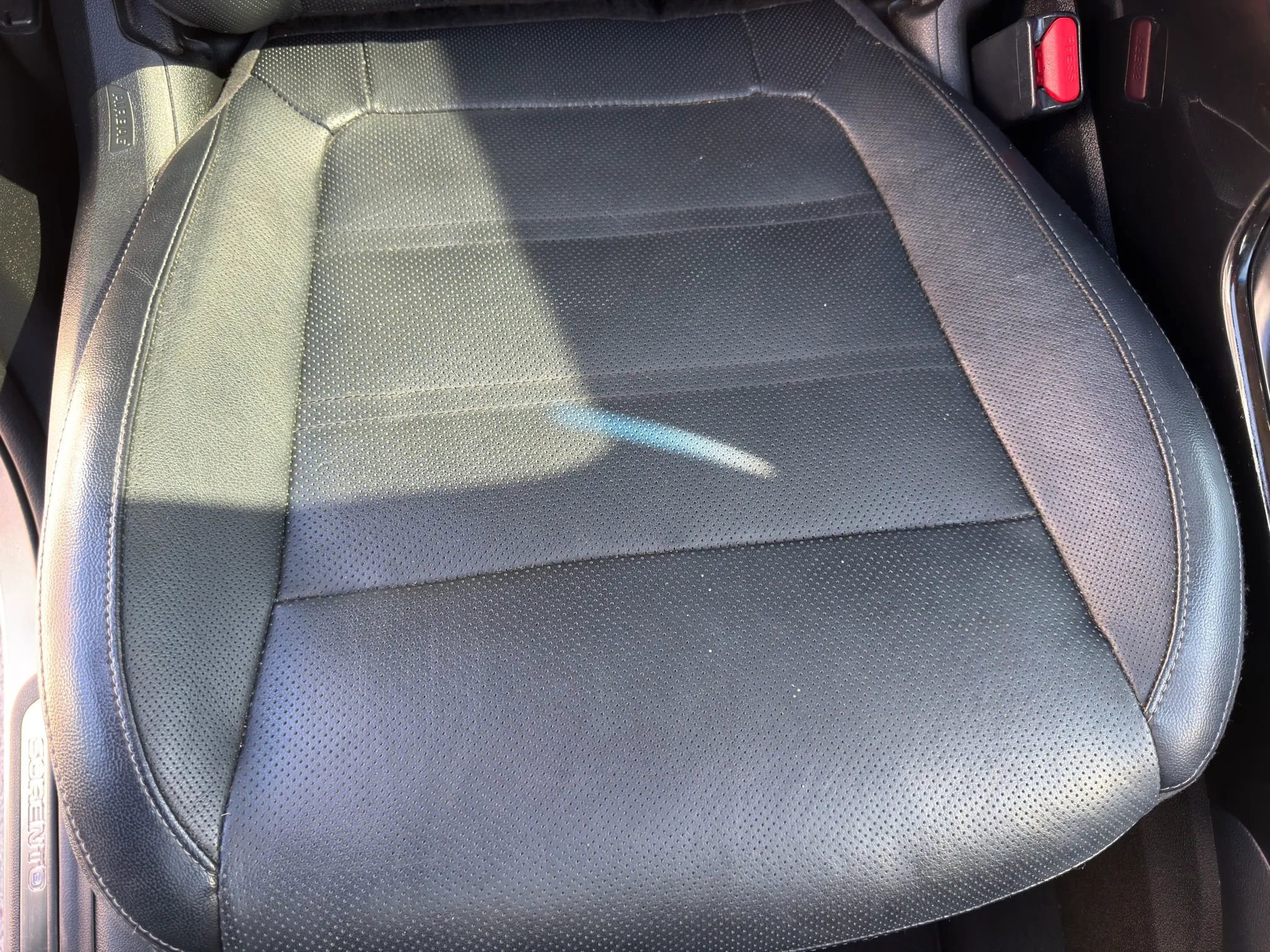 Used 2019 Kia Sorento SX image 25