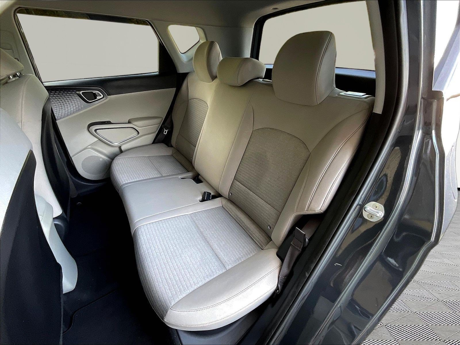 Used 2020 Kia Soul S FWD image 20